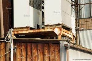 エアコン室外機設置フレーム錆び