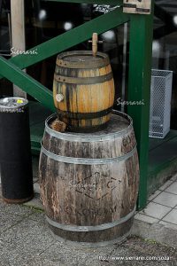 古い樽