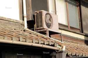 木造家屋の屋根、瓦