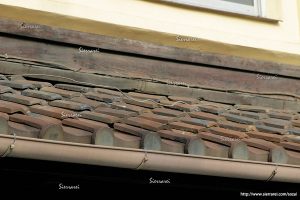 木造家屋の屋根、瓦