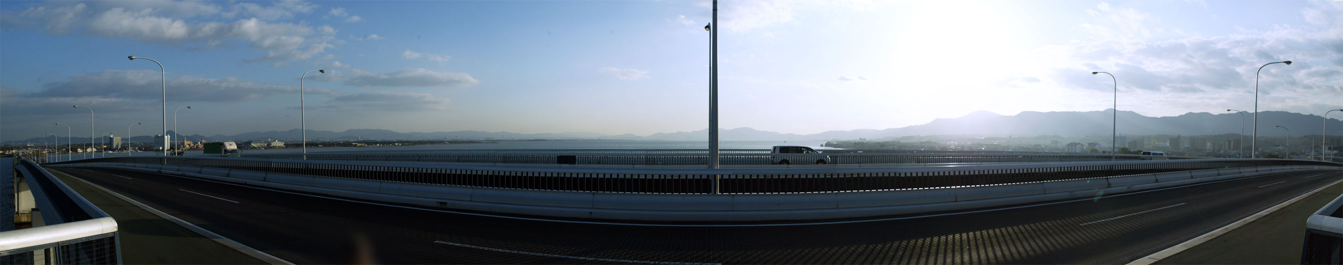 琵琶湖大橋北側の180度の眺め-南側